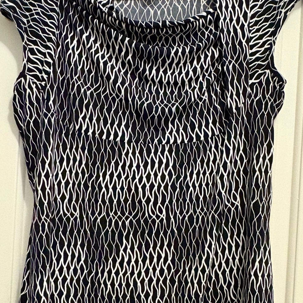 Black and White Patterned Women's Top - Picture 2 of 6